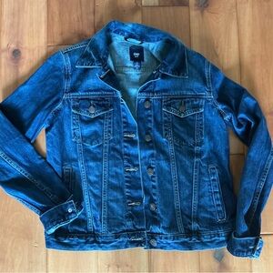 Vintage GAP denim jean trucker jacket size Small